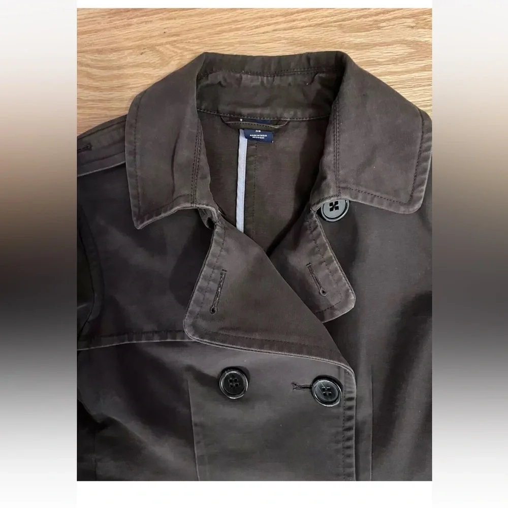 Brown Trench Coat Gap Size XS Dark Canvas, Tie Belt, Buttons and Finished Seams - Picture 6 of 9